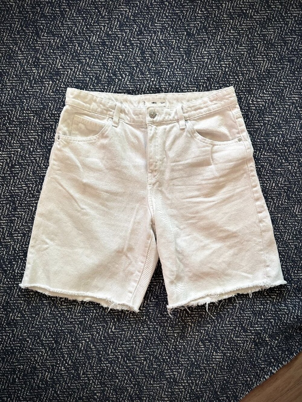 MANGO | White Denim Cutoff Bermuda Shorts (size 8)